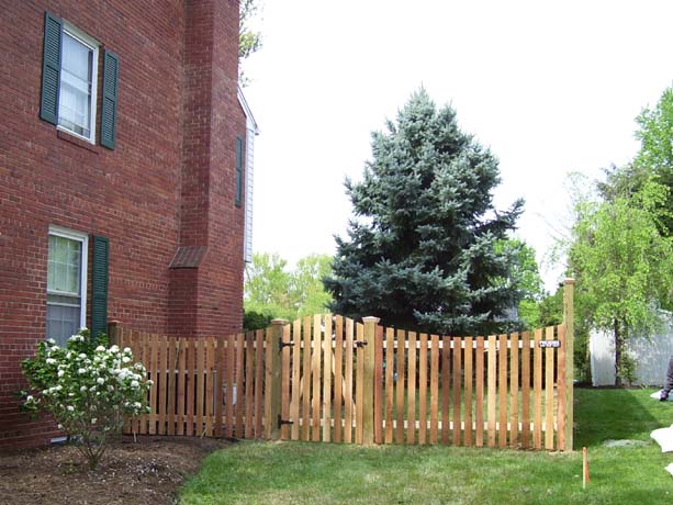 2 x 2 Picket Fence with pyramid top